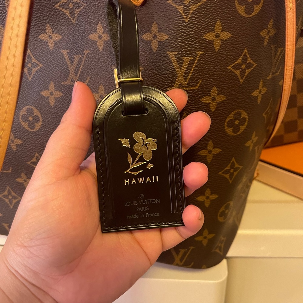 LV Tag Hawaii stamp